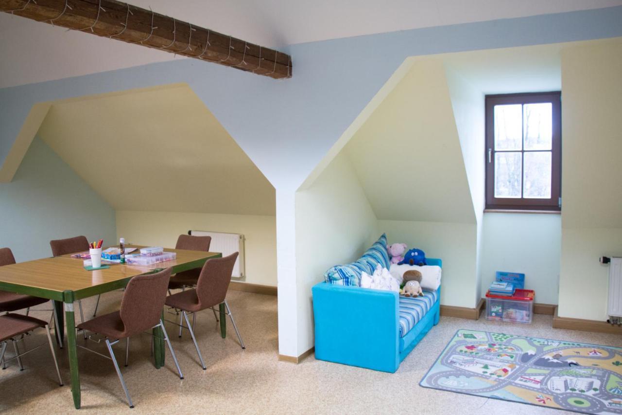 Teichcamp Hostel Grosshartmannsdorf Bagian luar foto