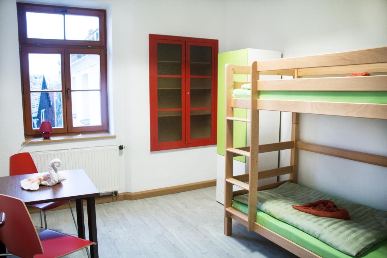 Teichcamp Hostel Grosshartmannsdorf Bagian luar foto
