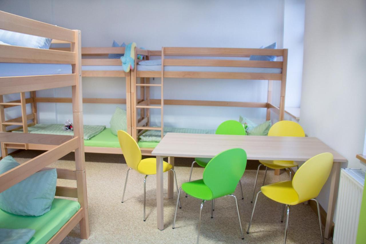 Teichcamp Hostel Grosshartmannsdorf Bagian luar foto