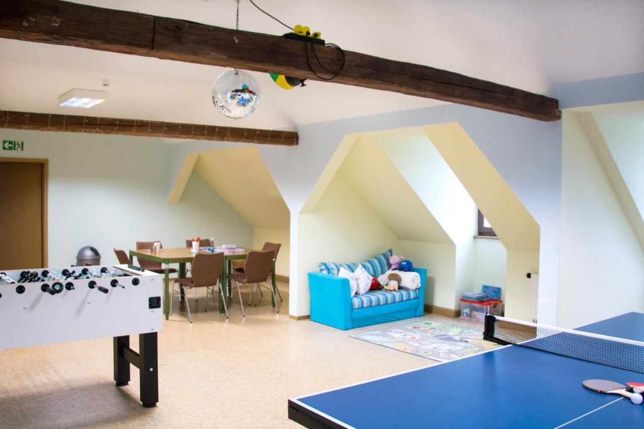 Teichcamp Hostel Grosshartmannsdorf Bagian luar foto