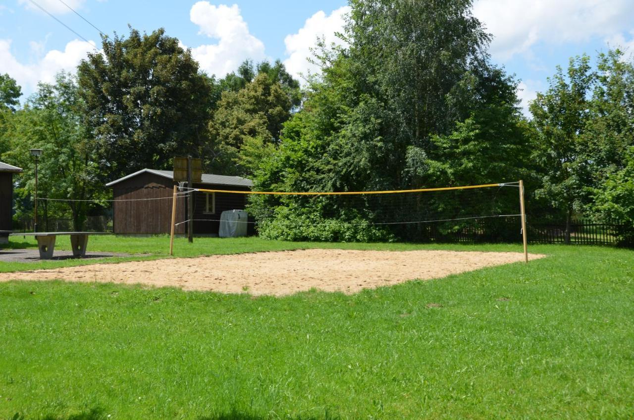 Teichcamp Hostel Grosshartmannsdorf Bagian luar foto