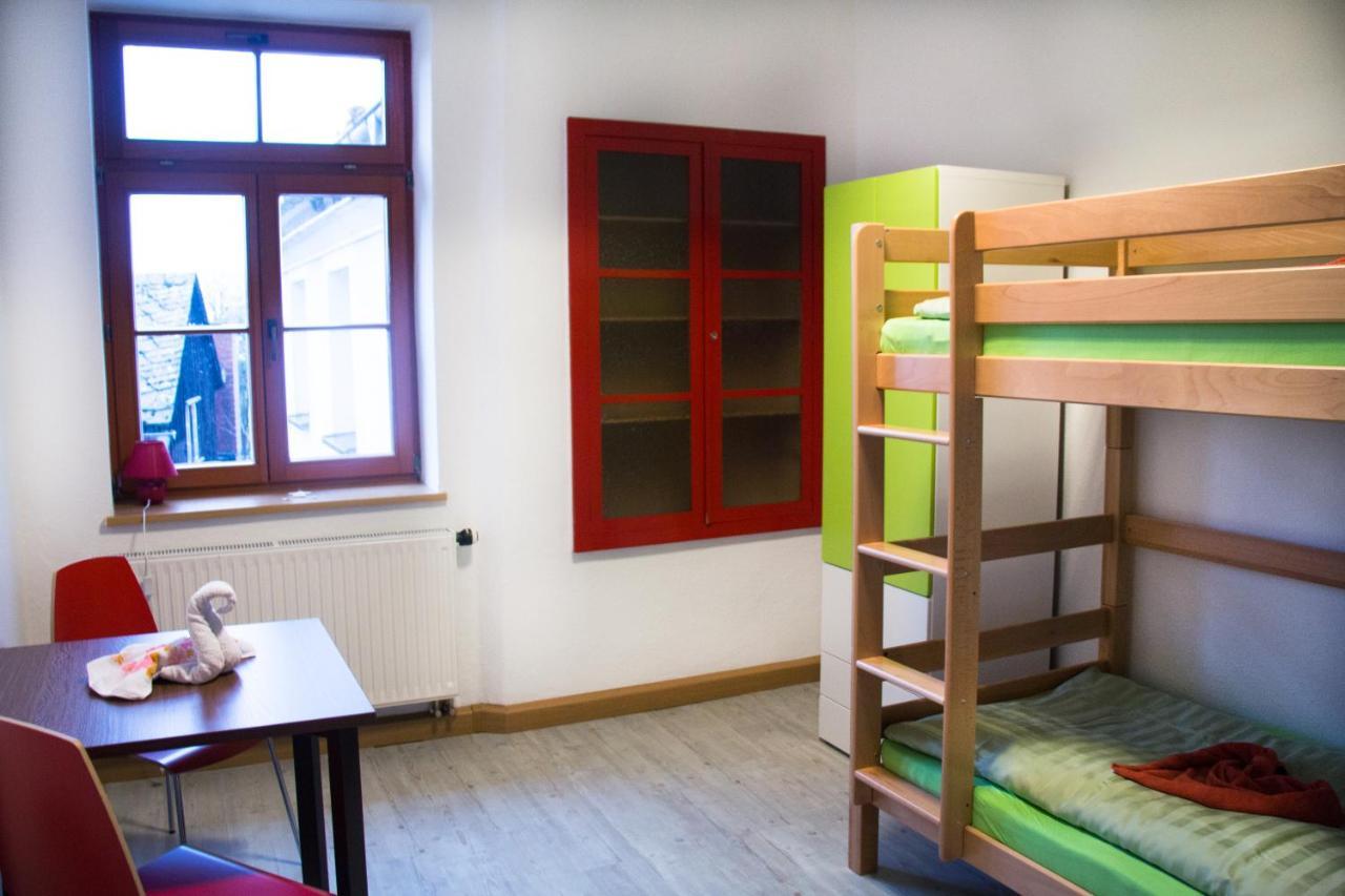 Teichcamp Hostel Grosshartmannsdorf Bagian luar foto