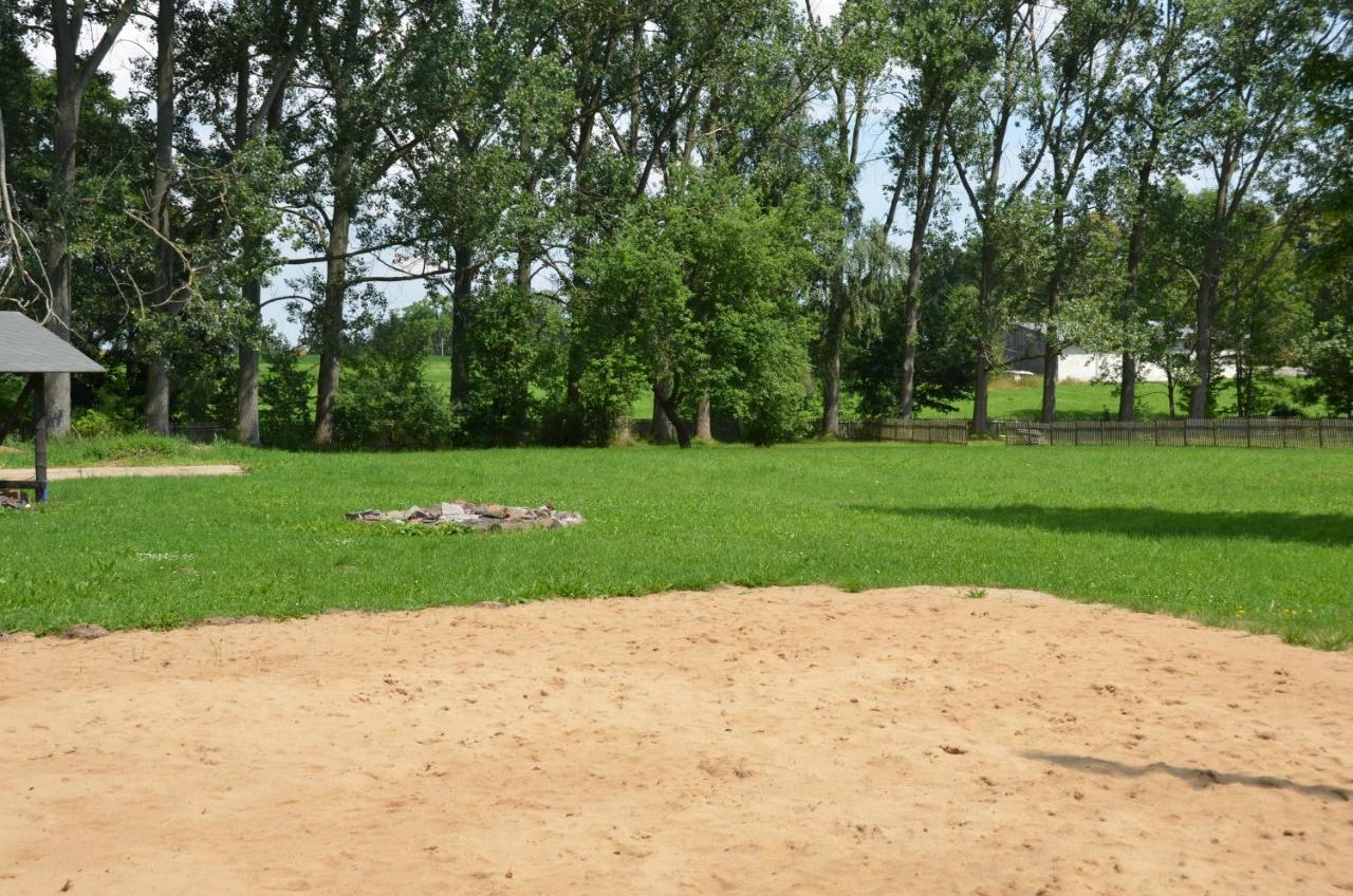 Teichcamp Hostel Grosshartmannsdorf Bagian luar foto